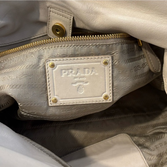Rare 2004 Prada Cream soft leather bag - Picture 3 of 4